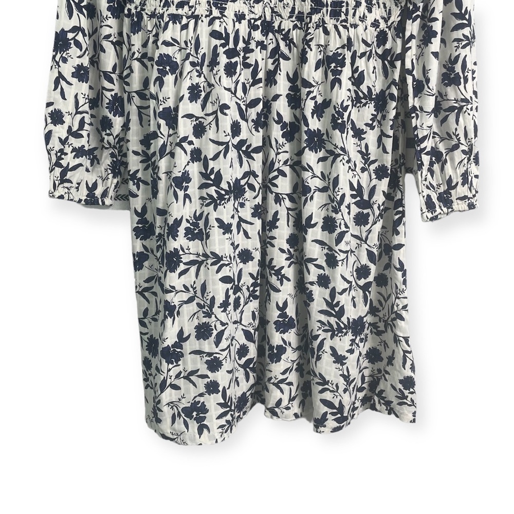 Old Navy Smocked V- Neck Floral Print Feminine Boho Dress Size Medium - Picture 5 of 11